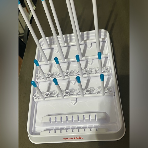 Munchkin Baby Bottles Plastic Drying Rack - Picture 6 of 7